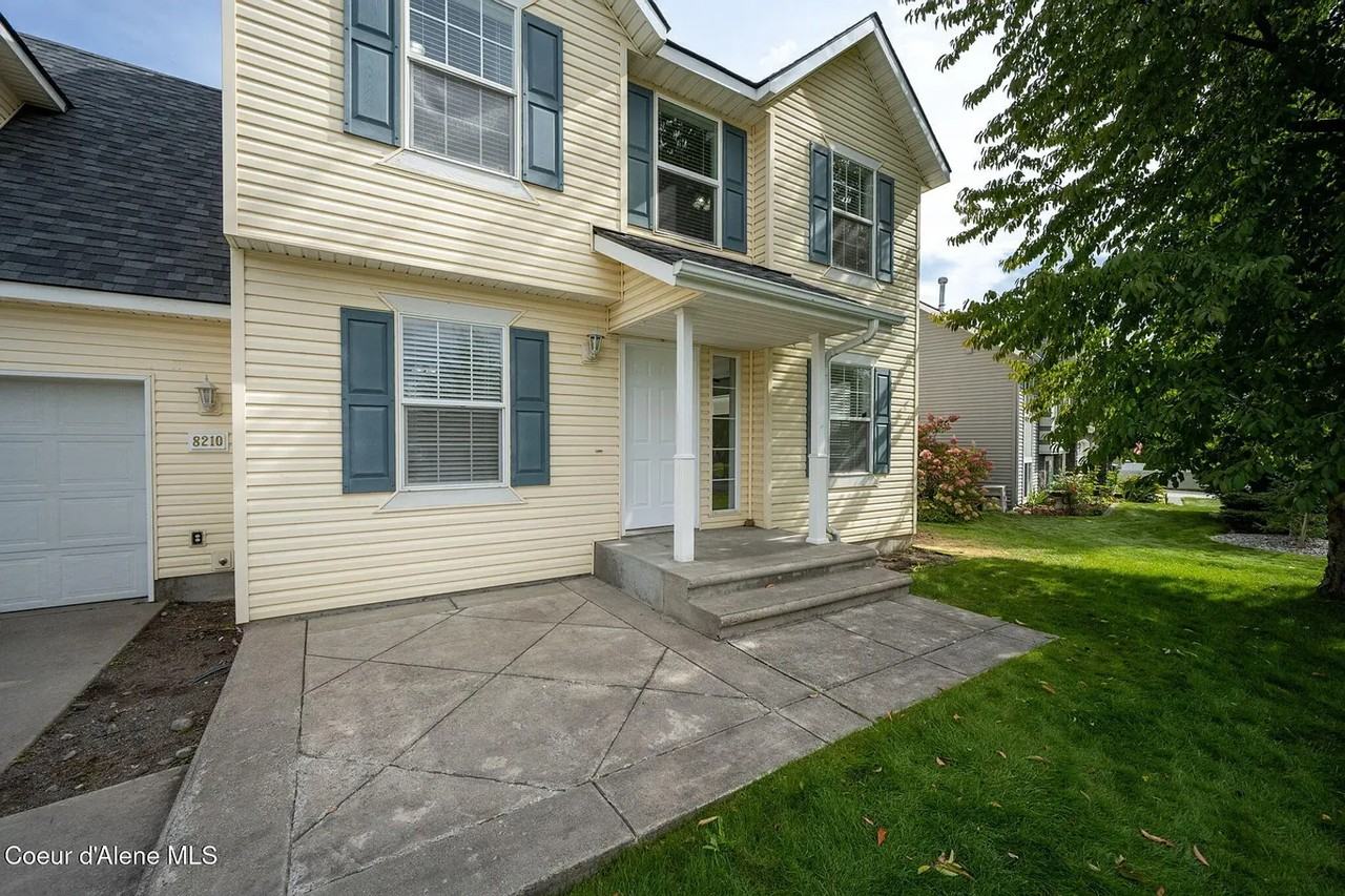 8210 N Brookside Dr - Photo 2 of 24