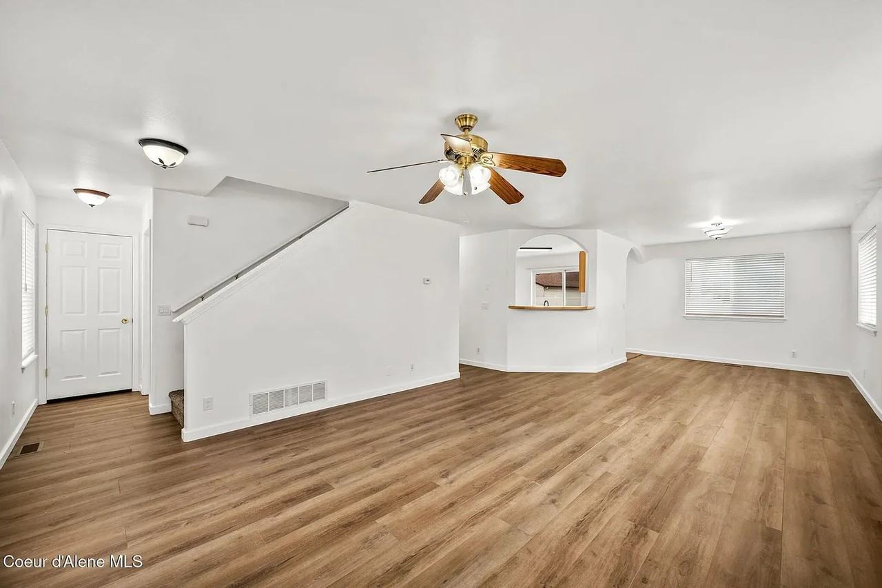 8210 N Brookside Dr - Photo 5 of 24