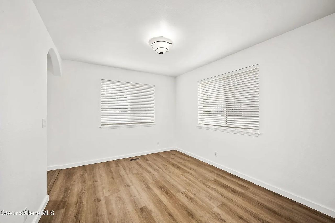 8210 N Brookside Dr - Photo 6 of 24