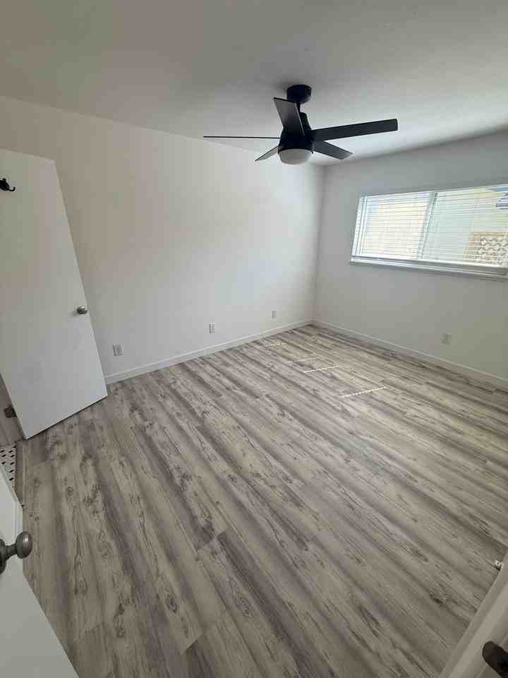 6917 Sun St - Photo 5 of 30