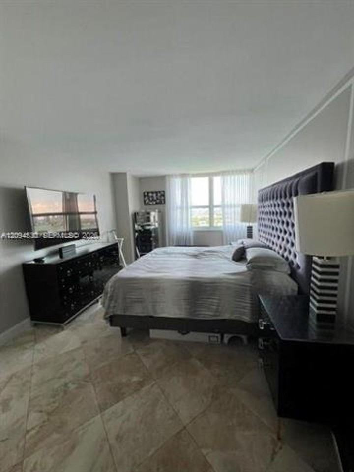 650 650 West Ave cu-2109 #2109 - Photo 7 of 29