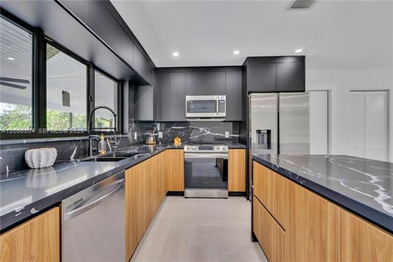 17680 Sw 54th St #17680 - Photo 4 of 40