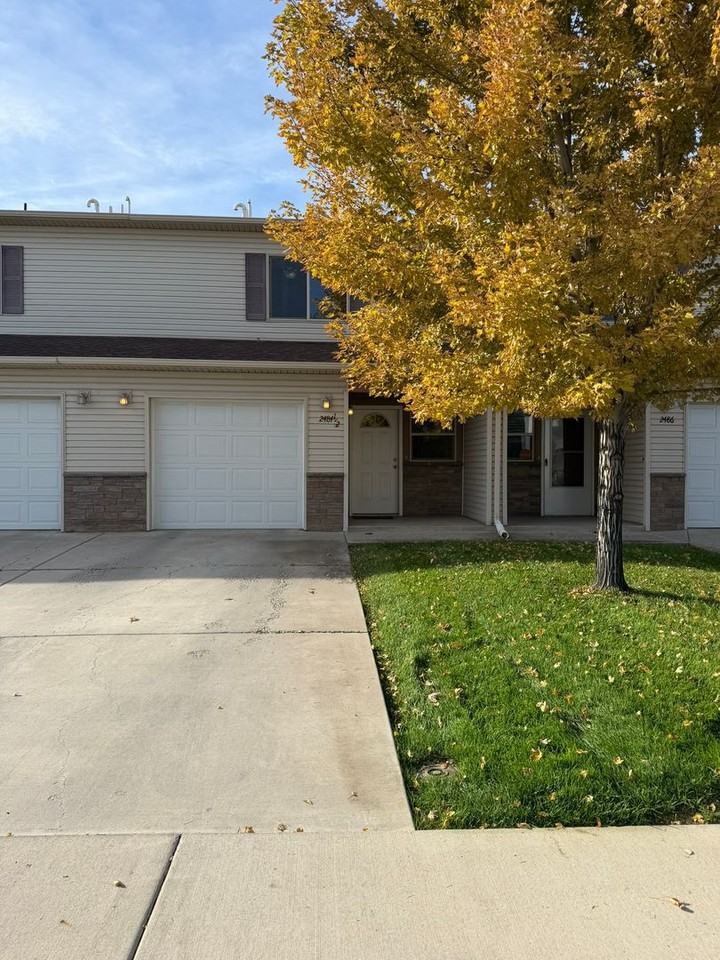 2484 1/2 Brookwillow Loop - Photo 2 of 36