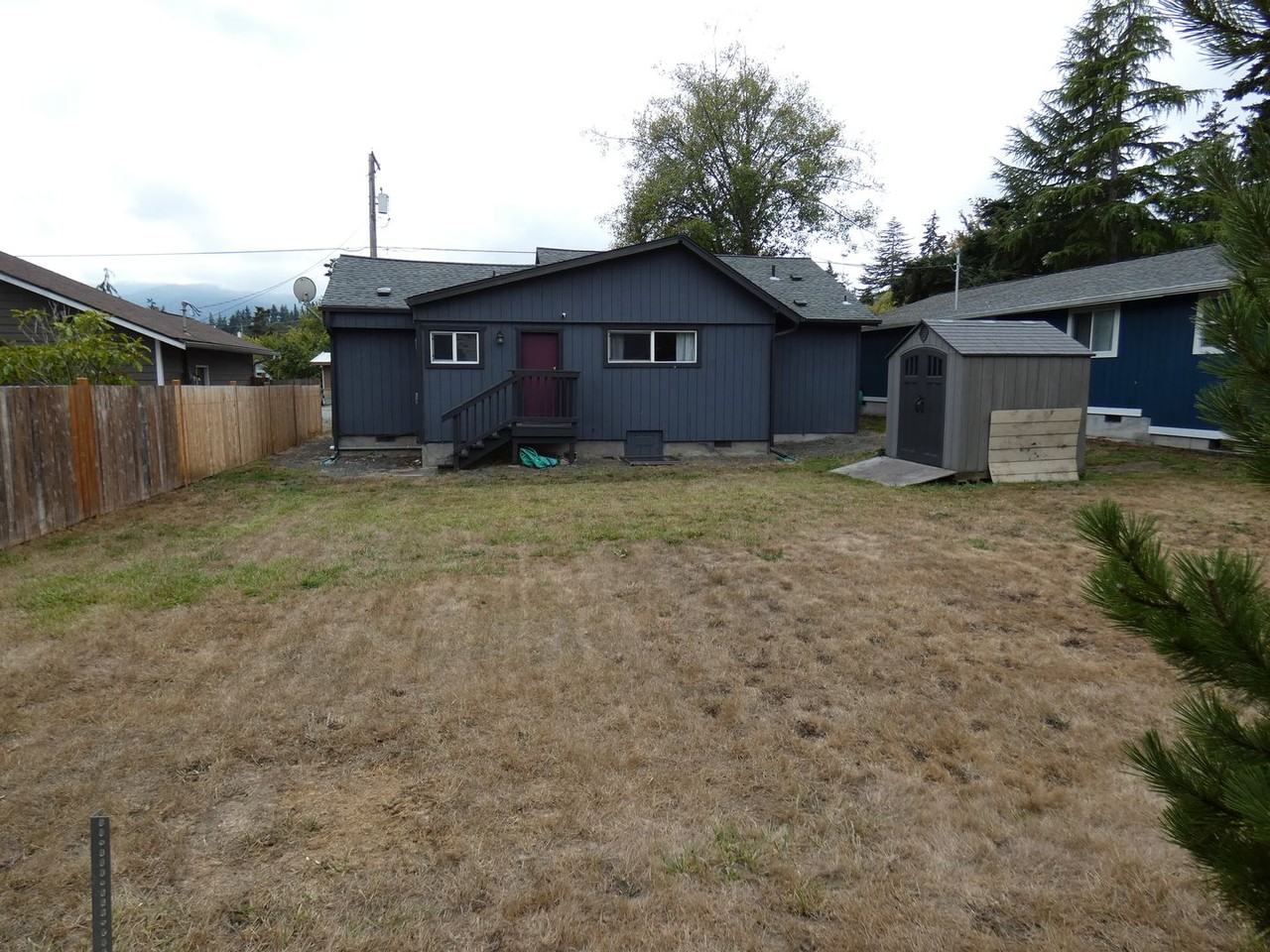 1031 Glenwood St - Photo 2 of 20