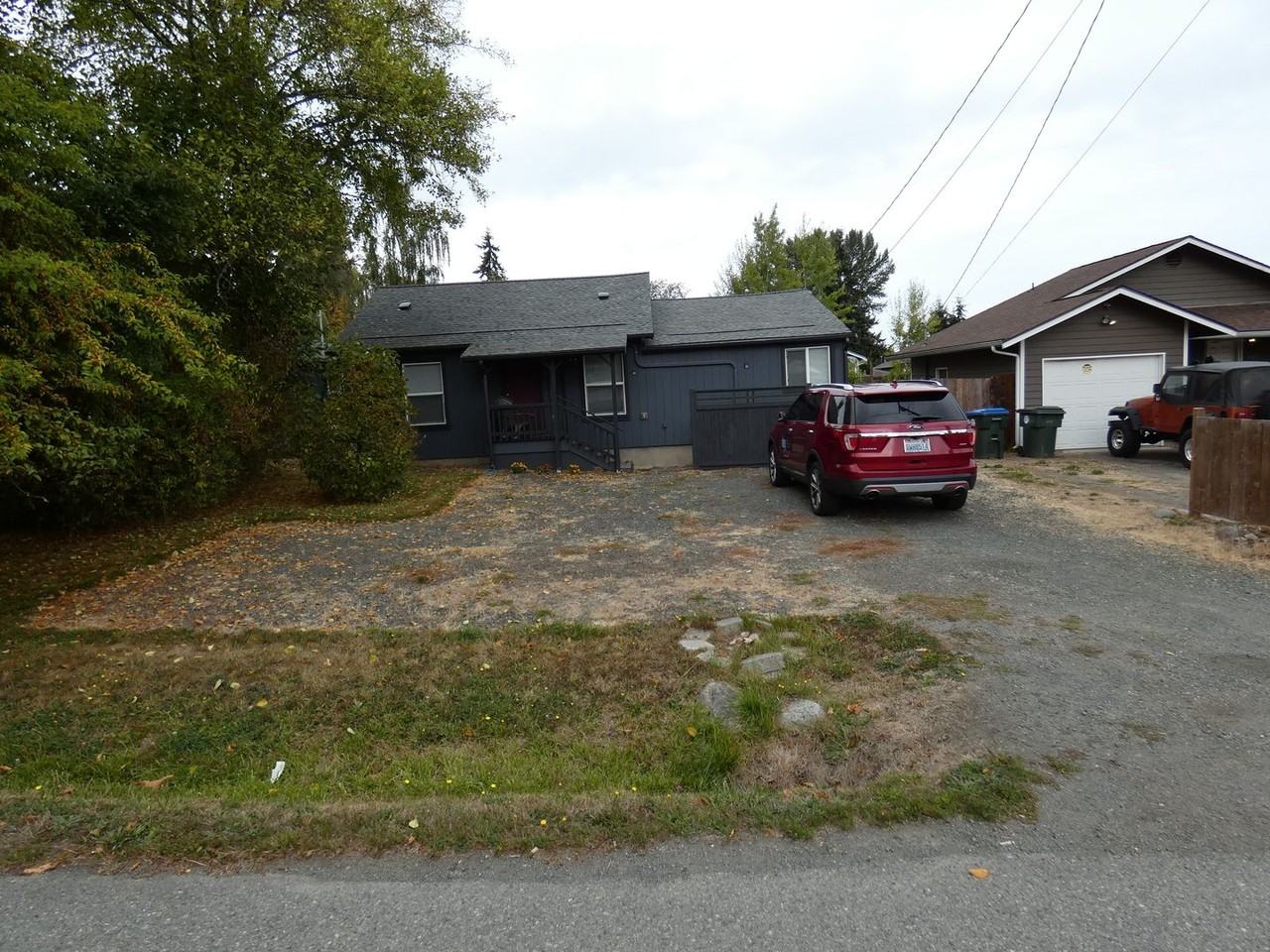 1031 Glenwood St - Photo 3 of 20