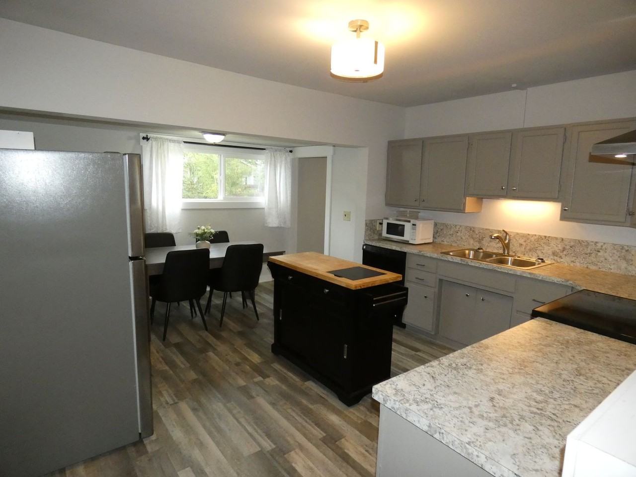 1031 Glenwood St - Photo 5 of 20