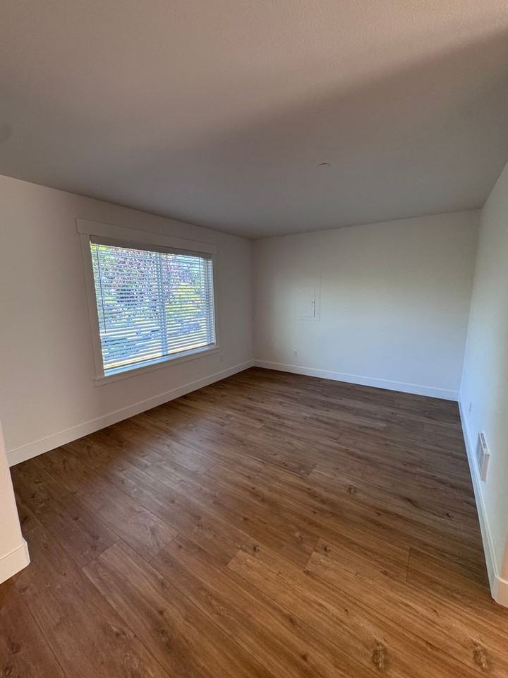 1869 Johnson Ave - Photo 2 of 18