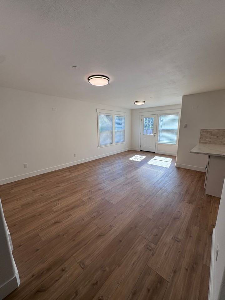 1869 Johnson Ave - Photo 3 of 18