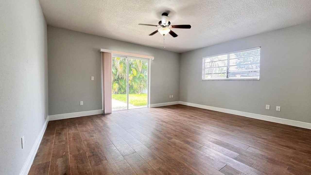 11535 Sanderling Dr - Photo 7 of 16