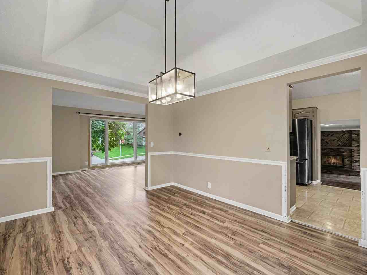 15454 Hamilton St - Photo 5 of 17