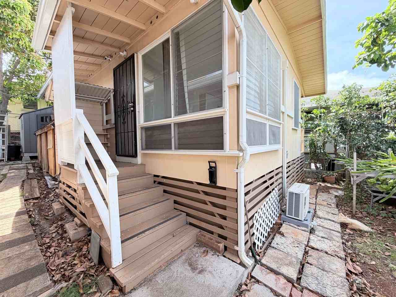 725B 7th Ave - Photo 4 of 14