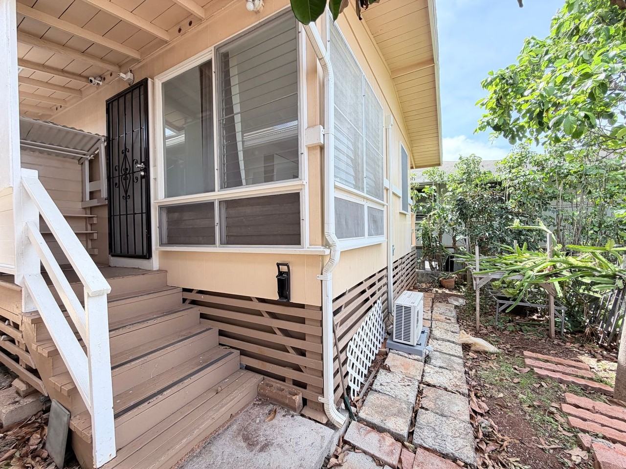 725B 7th Ave - Photo 5 of 14