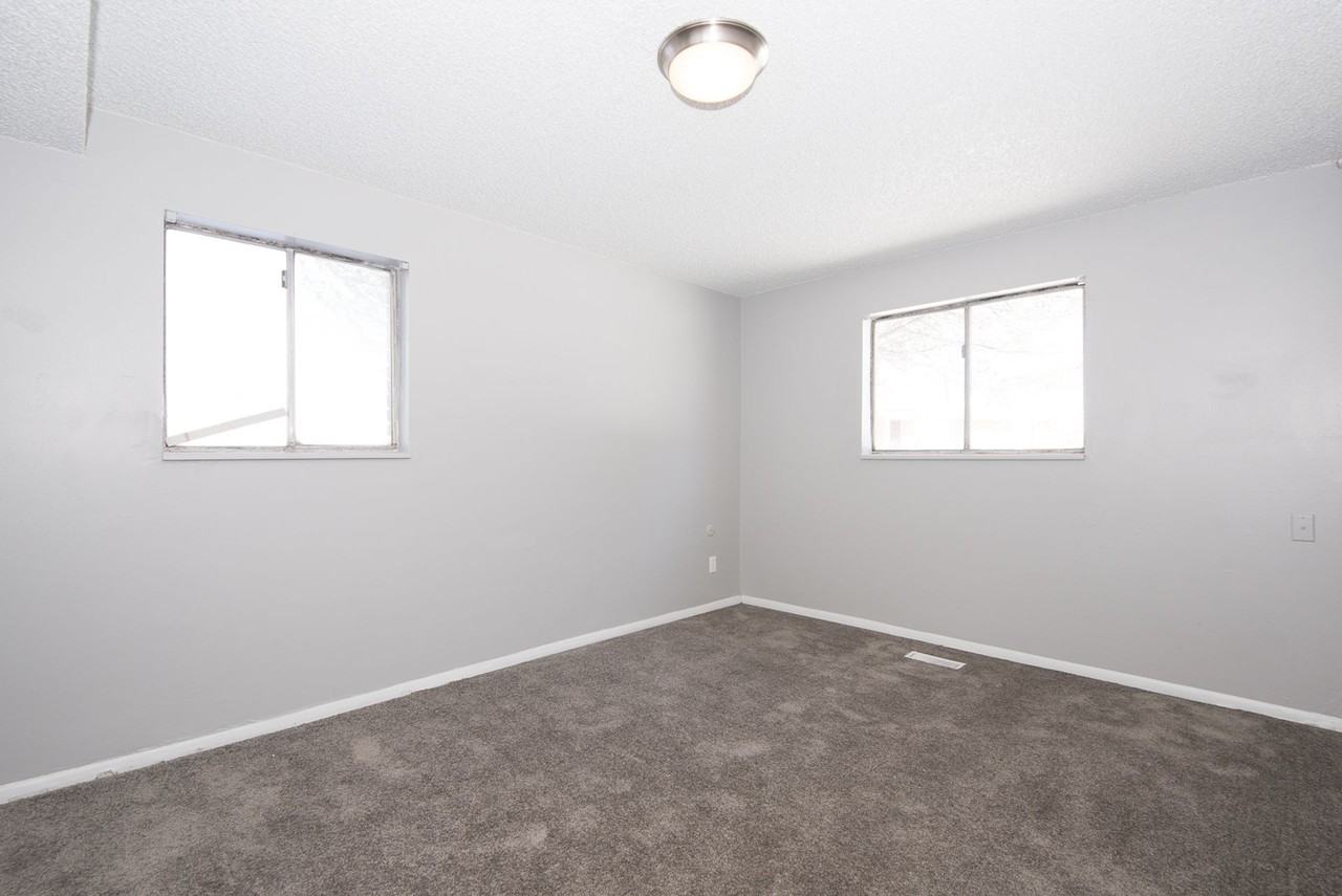 Pine Valley Apartments - Photo 5 of 11