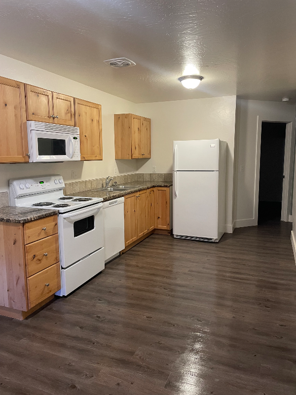 2806 Hunters Loop #1 - Photo 4 of 9