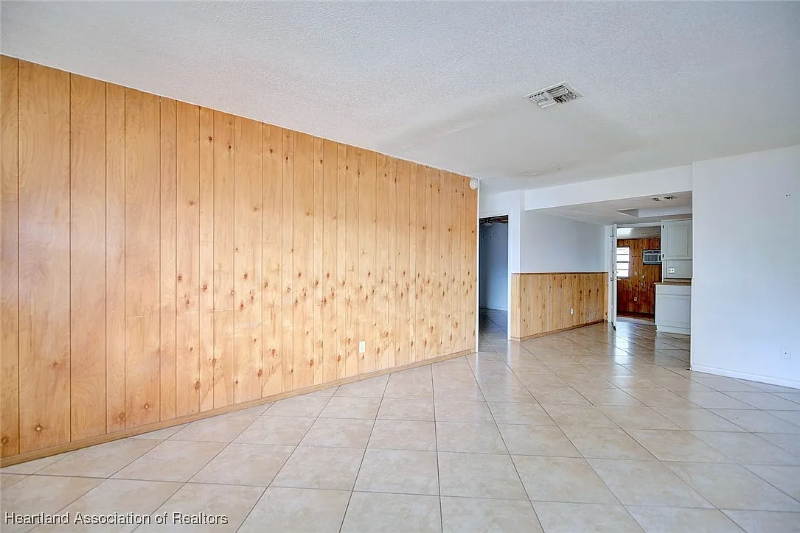 604 Denise Ave - Photo 2 of 12