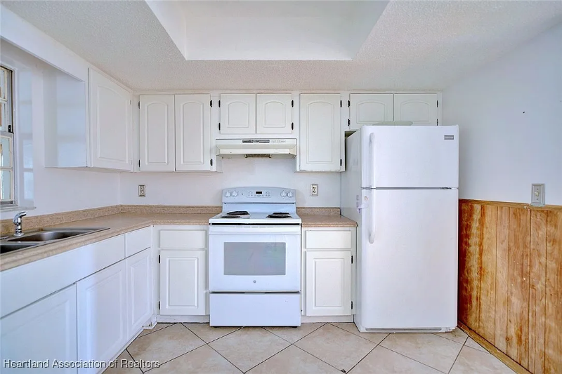 604 Denise Ave - Photo 6 of 12
