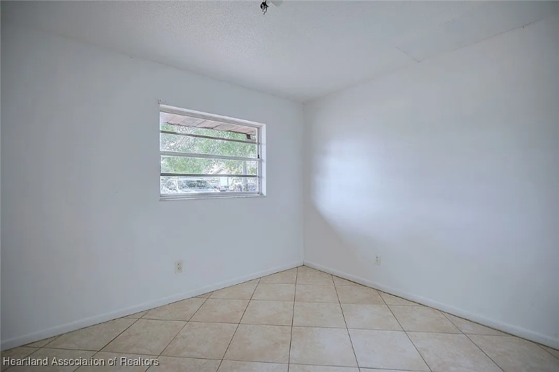 604 Denise Ave - Photo 7 of 12