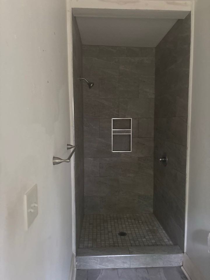 1608 28th St Sw - Photo 2 of 5