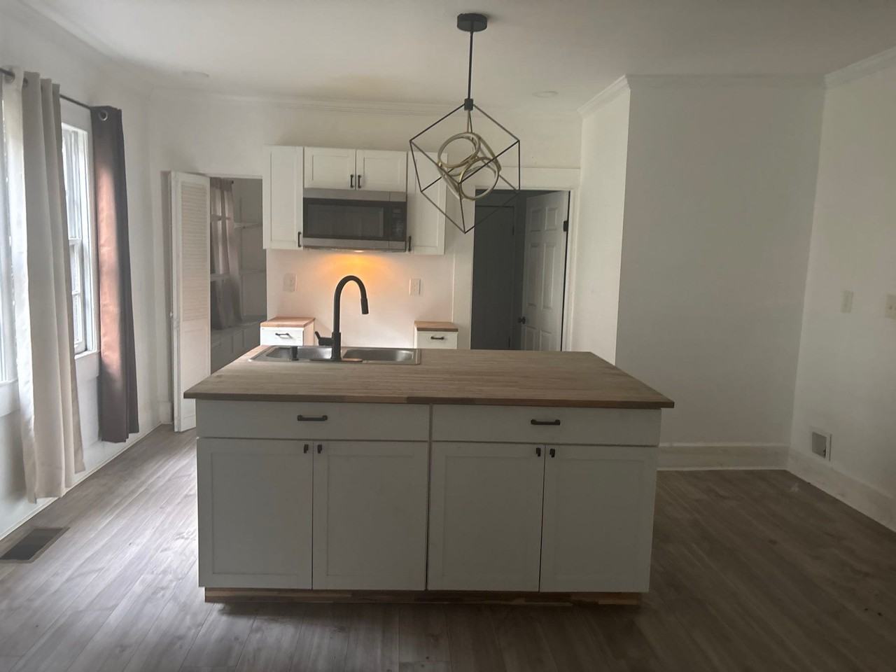 1608 28th St Sw - Photo 3 of 5