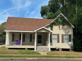 featured image of 1330 Elliott St
