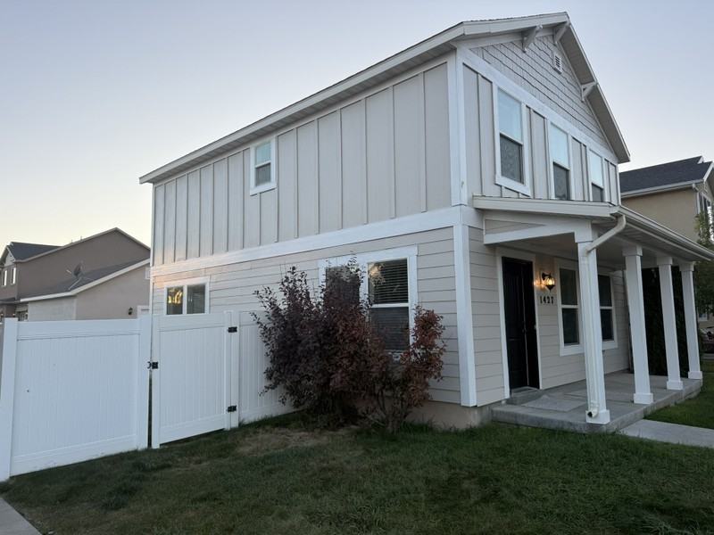 1427 W South Paddock Dr - Photo 2 of 31