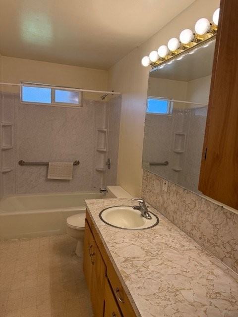 2585 Ne - Photo 4 of 5