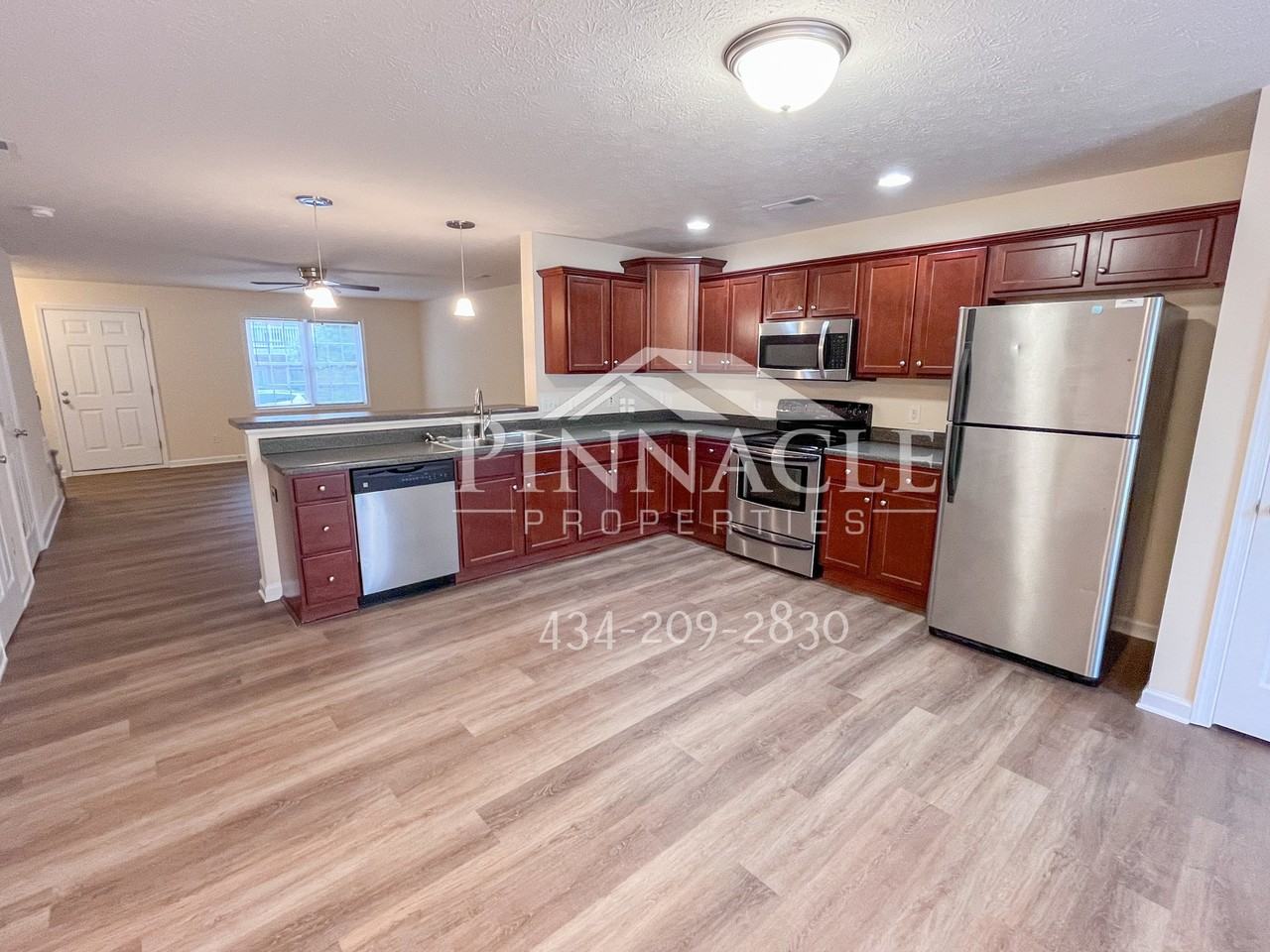 104 Colonnade St - Photo 6 of 23