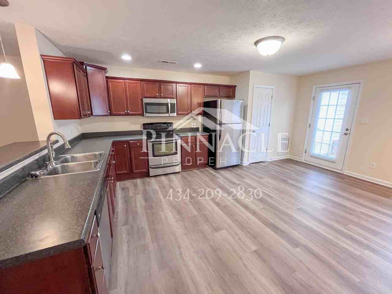 104 Colonnade St - Photo 7 of 23