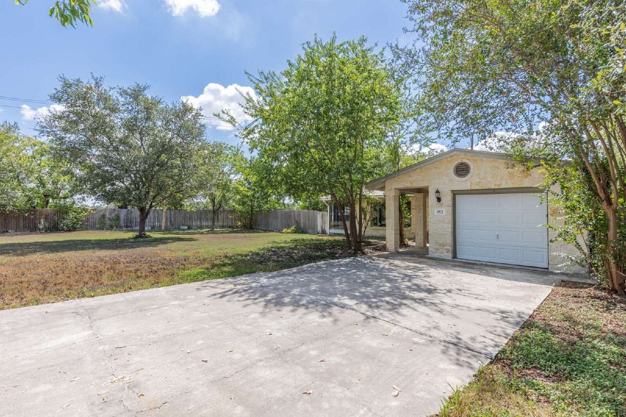 352 Tuttle Rd - Photo 2 of 39