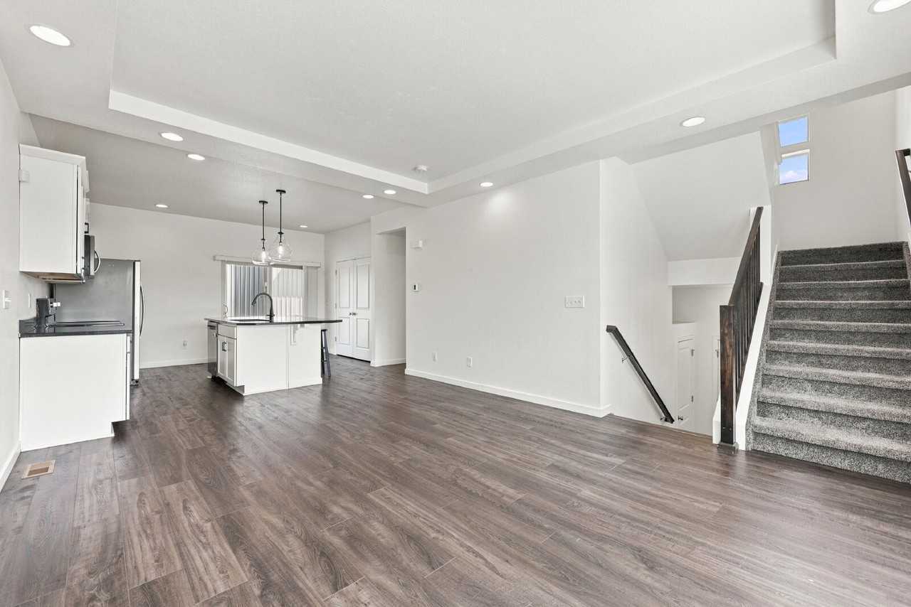 9108 Baltin Ct - Photo 4 of 46