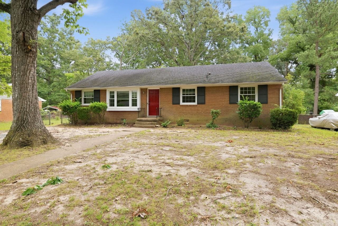 1413 Robindale Rd - Photo 2 of 30