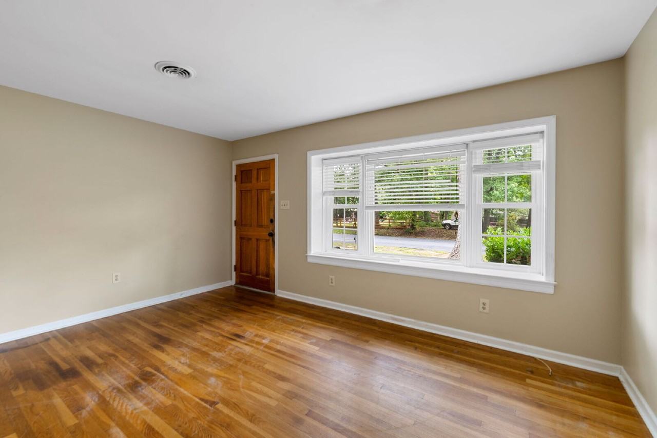 1413 Robindale Rd - Photo 6 of 30