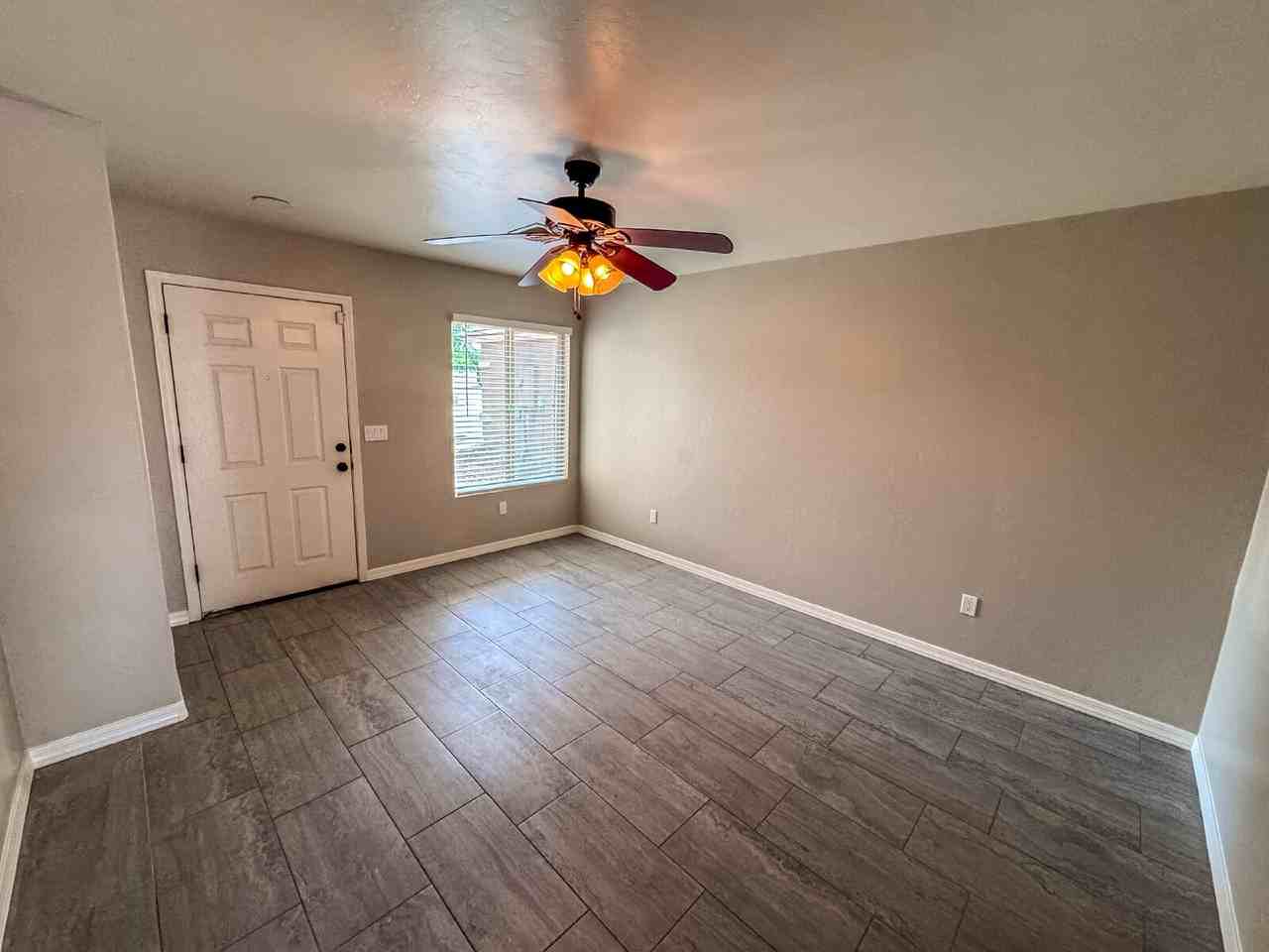 6938 S Creek Run Ave - Photo 2 of 16