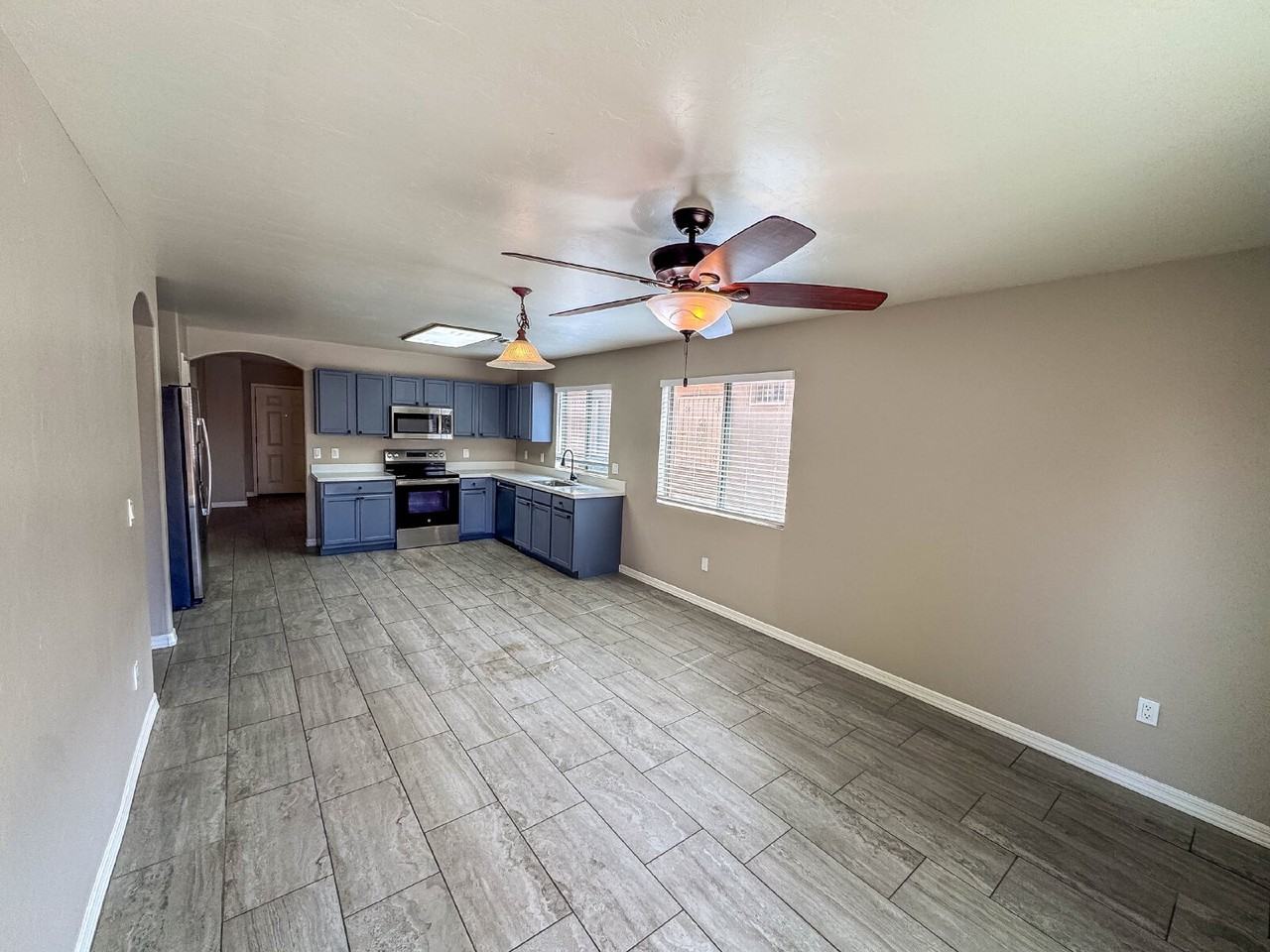 6938 S Creek Run Ave - Photo 5 of 16