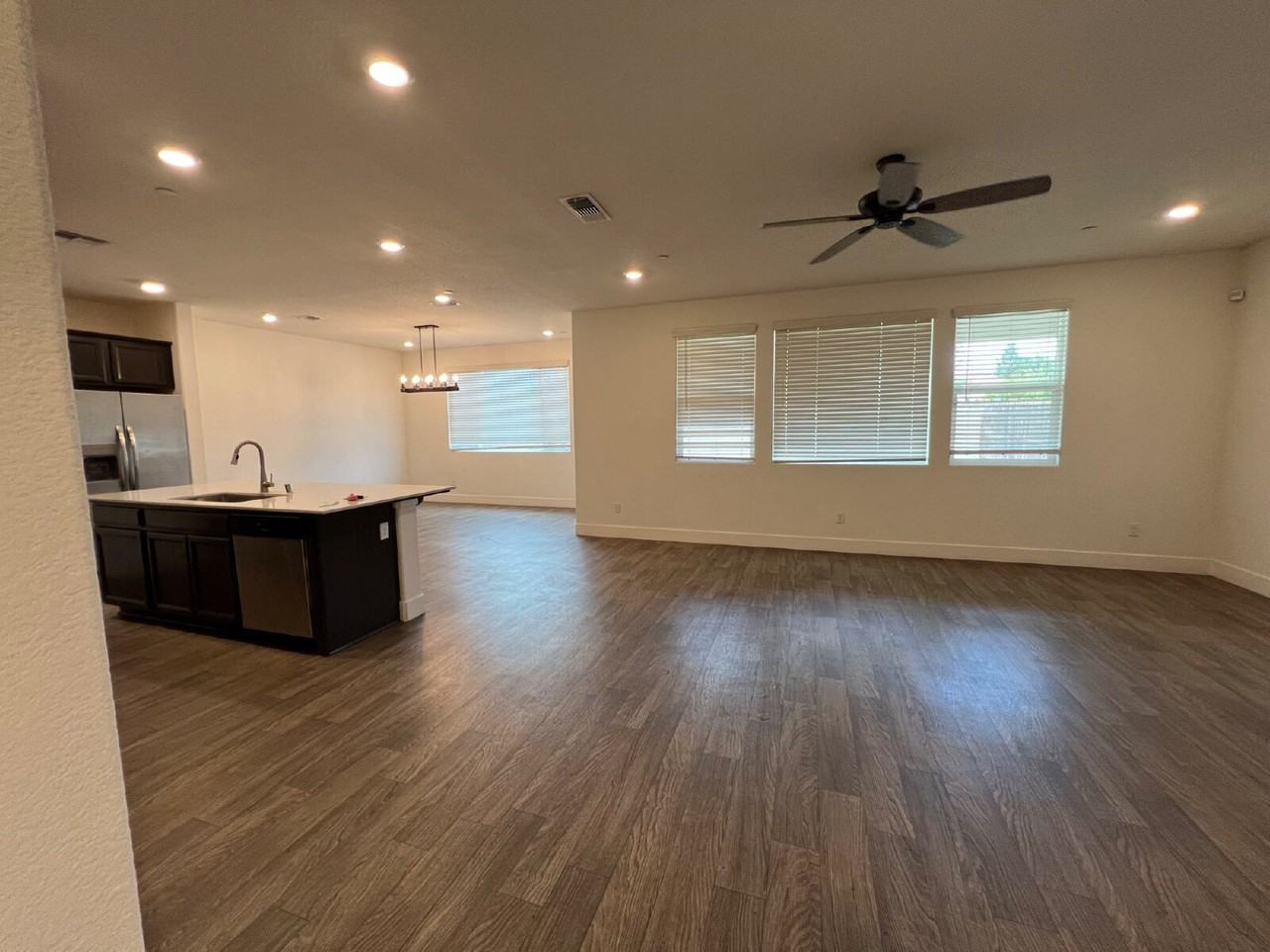 2343 Explorador Dr - Photo 4 of 33