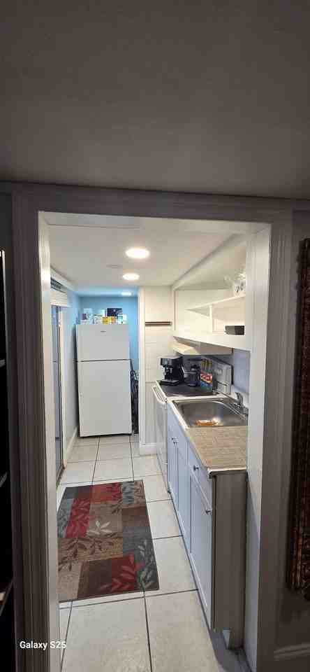 1324 Sw 31st St #2 - Photo 5 of 12