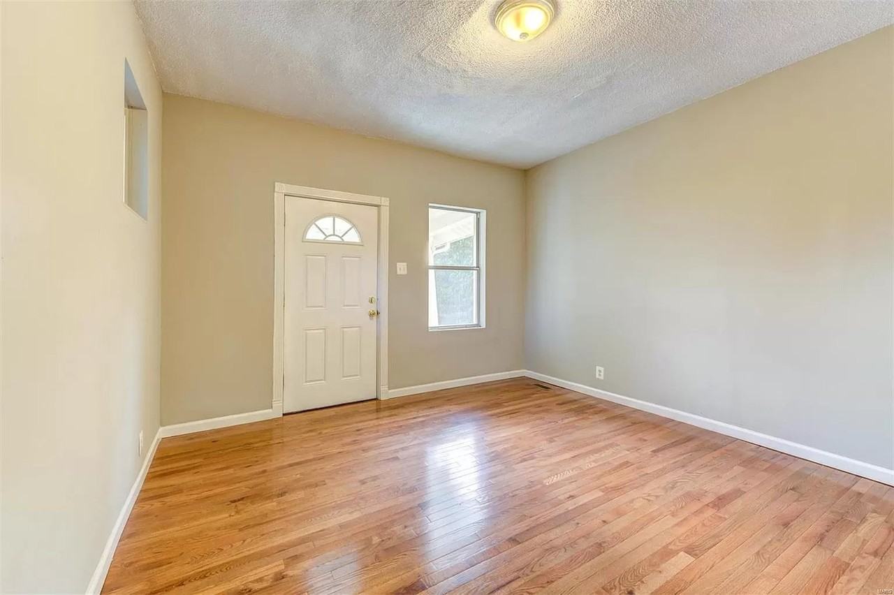 1222 Eastover Ave - Photo 5 of 10