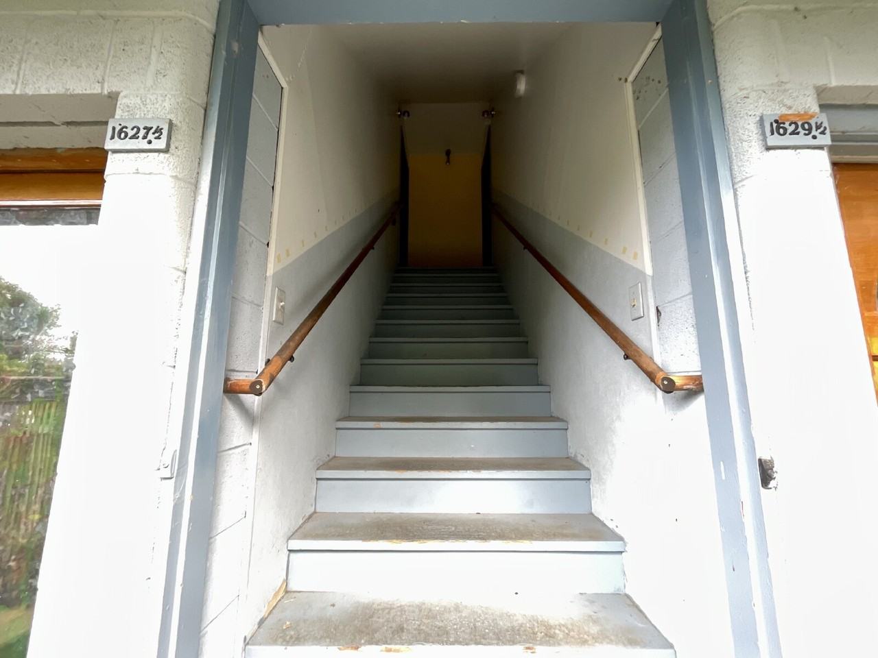 1629 1/2 Pearl St - Photo 2 of 10