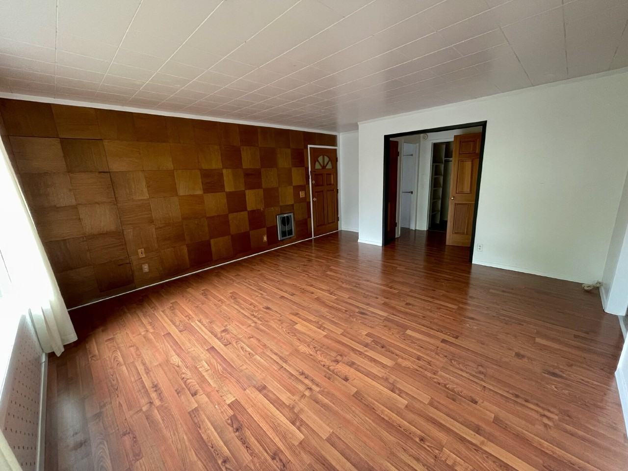 1629 1/2 Pearl St - Photo 3 of 10