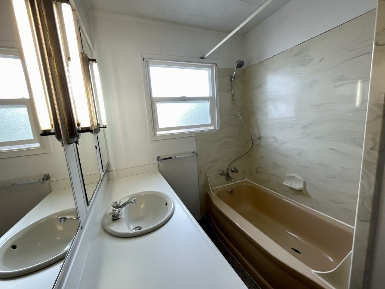 1629 1/2 Pearl St - Photo 6 of 10