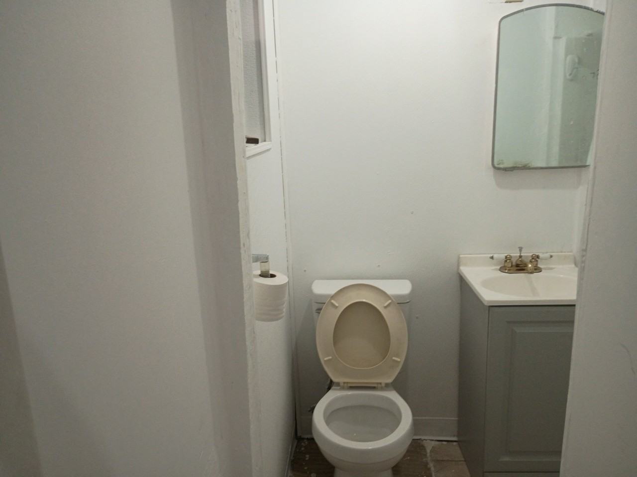 700 Jewett St - Photo 2 of 4