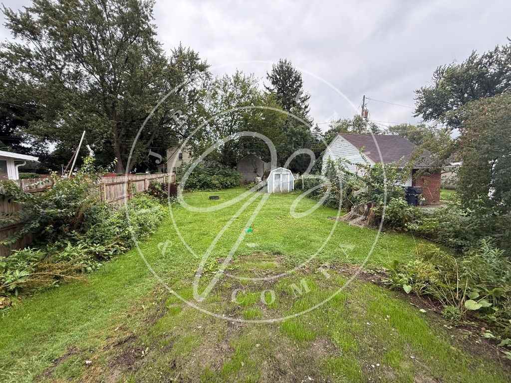 930 Secor Rd - Photo 2 of 12