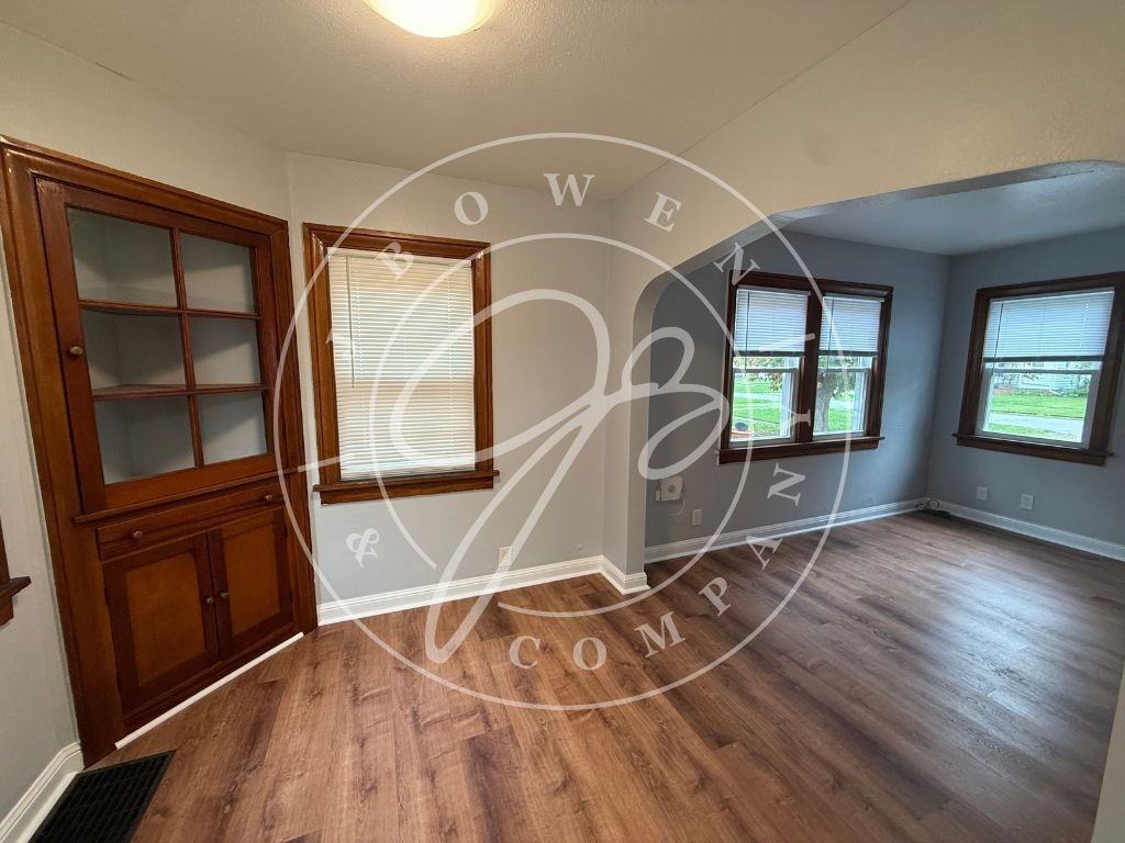 930 Secor Rd - Photo 7 of 12