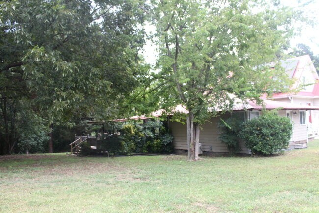 1725 Cuscowilla Ln - Photo 2 of 20