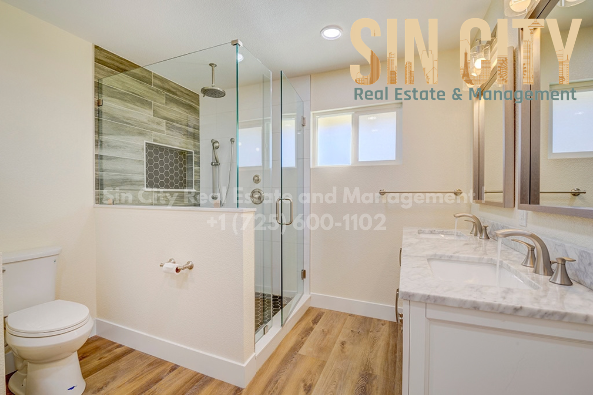 1905 S 16th St - Photo 6 of 8