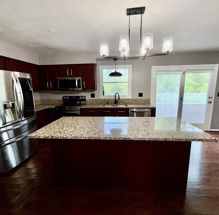 322 Garfield Ave - Photo 5 of 15