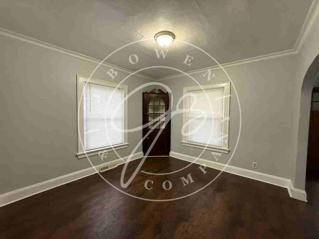 560 Bronx Dr - Photo 4 of 7