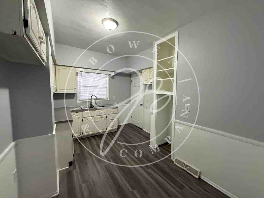 560 Bronx Dr - Photo 7 of 7
