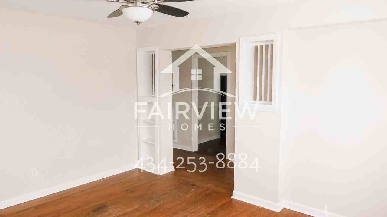 1711 Otey St - Photo 3 of 19
