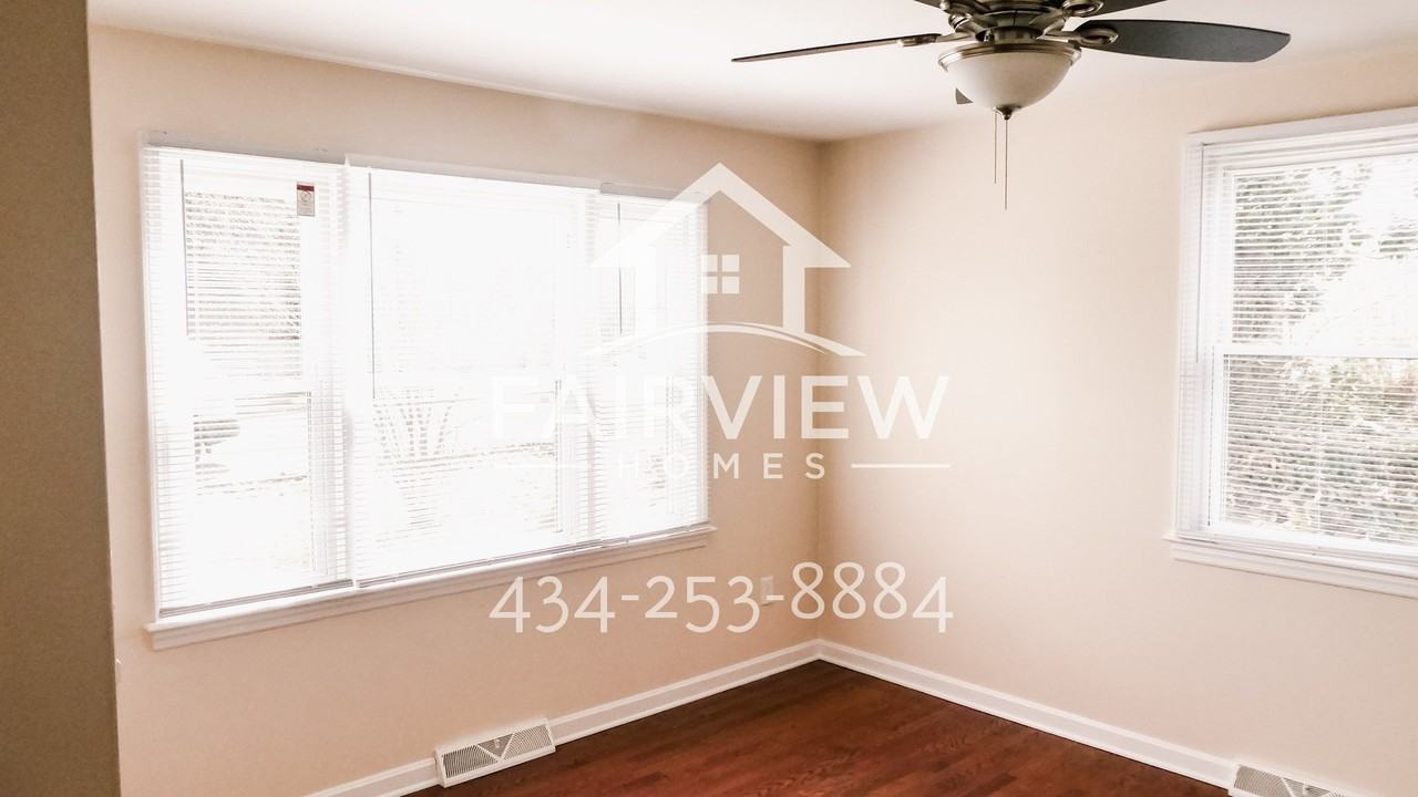 1711 Otey St - Photo 4 of 19